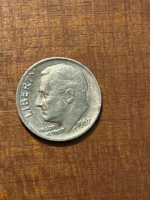 1967 Dime No Mint Mark Errors Off Center Strike Die Break On Rim - Image 1 of 4
