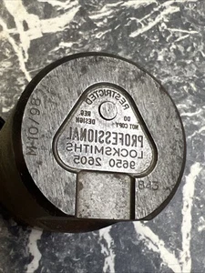 VINTAGE RETRICTED KEY STAMP LOCKSMITH LABEL LOCKSPORT KEY KEYS PROFESSIONAL TOOL - Picture 1 of 6