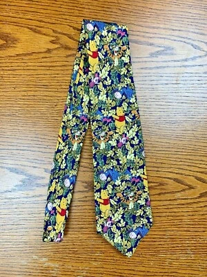 Corbata de Colección Años 90 Disney Winnie The Pooh Floral Estampado por Todas Partes Hojas Ejor Foto 1 de 4