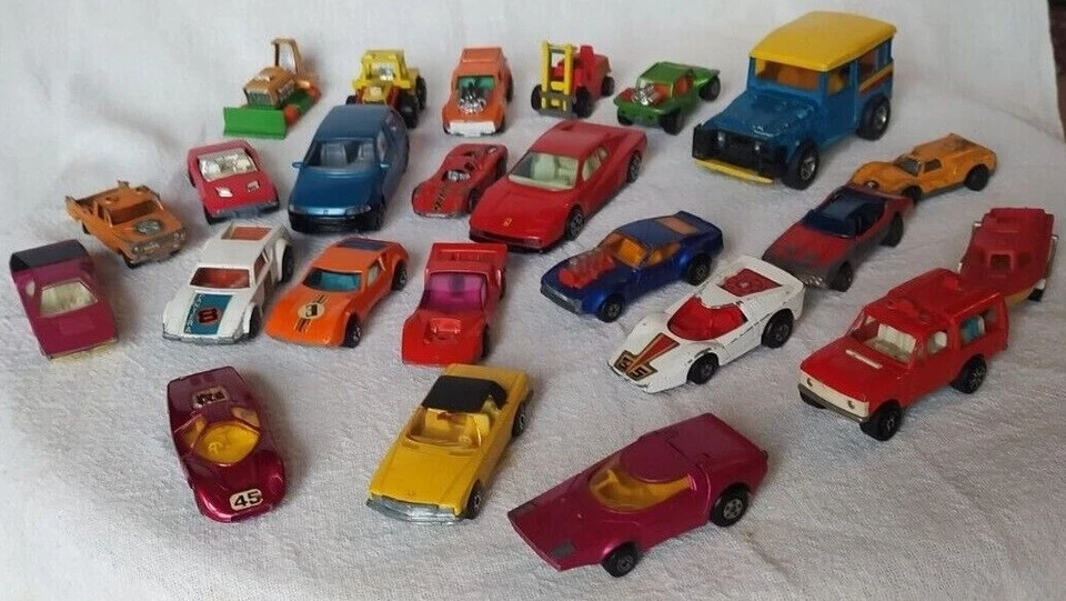 AUTO VINTAGE IN METALLO - Immagine 1 di 1