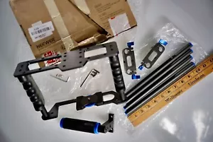 this Neewer Camera Cage Kit CG-MF - Picture 1 of 5