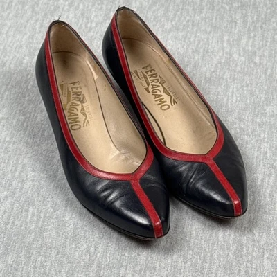 Zapatos de salón Salvatore Ferragamo para mujer de cuero rojo marino hechos en Italia Foto 1 de 4