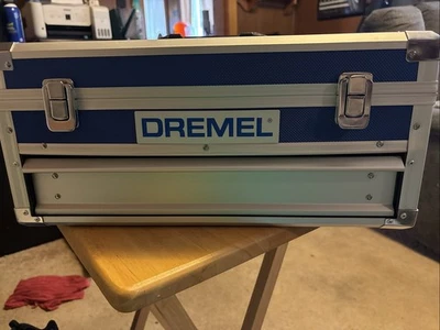 Kit de herramientas rotativas Dremel 4300 9/64, velocidad variable de 1,8 A con accesorios. Foto 1 de 3