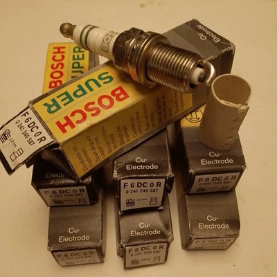 Bosch F6DC0R  0241240587 Spark Plugs - Image 1 of 3