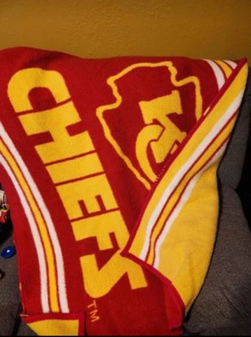 VTG 90s Throw NFL Kansas City Chiefs Football Red Cover