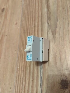 GE MINI TRIP 5 AMP MCB 5A B5 includes BASE and SCREW FREE POST , SENT FAST - Picture 1 of 5