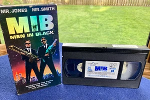 Men In Black (VHS, 1997) Starring Tommy Lee Jones and Will Smith - Imagen 1 de 2