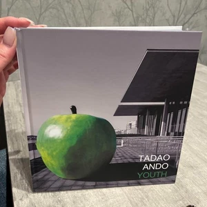 TADAO ANDO YOUTH Hardcover Kunstbuch mit Apfel Skulptur Cover Design - Bild 1 von 2