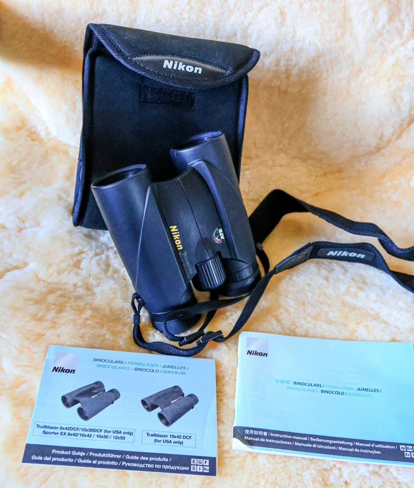 Nikon Trailblazer 10x42 DCF Waterproof Binoculars, Barely Used w. Case & Manuals - Image 1 of 4
