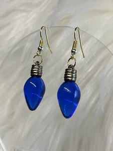 Pendientes bombilla azul vacaciones de Navidad hechos a mano ENVÍO RÁPIDO - Imagen 1 de 6