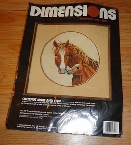 Dimensiones Kit Punto de Cruz CASTAÑO YEGUA Y POTRO ¡Nuevo! 1990 - Imagen 1 de 3