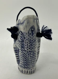 Vintage handgefertigte Keramik Mini Fisch Koi Vase blau weiß Porzellanseil 2,75" - Bild 1 von 13