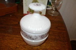 Vintage Avon White milk glass and gold Ceramic Jar with Lid - Picture 1 of 2
