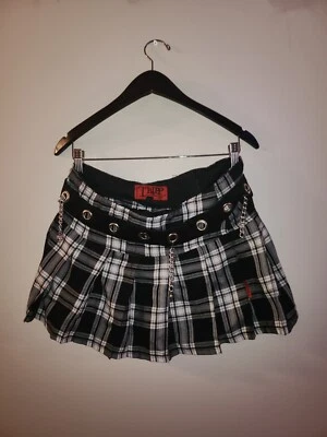 Minifalda plisada a cuadros Tripp NYC de colección con cinturón de ojal + cadenas grandes Foto 1 de 4