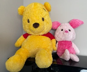 DisneyStore - Winnie the Pooh and Piglet holding hands (connected) 36 inches - Picture 1 of 1