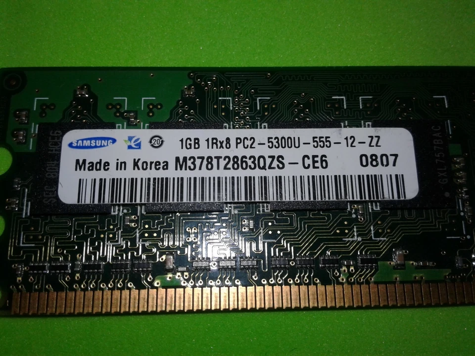 Samsung 1GB 1Rx8 PC2-5300U-555-12-ZZ  DDR2 desktop ram  - Imagen 1 de 2