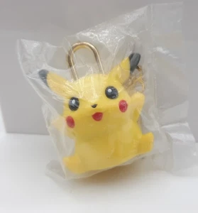 Pokemon Pikachu 2" Mini Schloss Schlüsselfigur Spielzeug Gacha - Bild 1 von 2