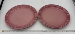 "Juego de 2 platos redondos grandes Le Creuset de 9"" pulgadas de gres rosa cuarzo" - Imagen 1 de 6