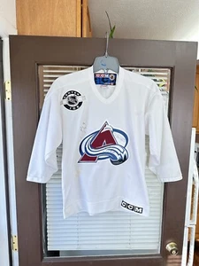 WOMENS SIGNED Colorado Avalanche Authentic NHL Hockey Jersey - Picture 1 of 7