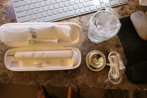 Philips Sonicare DiamondClean Rechargeable Toothbrush HX991 - Picture 1 of 3