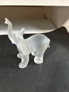 glass elephant figurine - Picture 1 of 3
