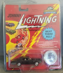 Johnny Lightning, Custom Ford Thunderbird. THE CHALLENGERS! models 1967-1969 NIP - Picture 1 of 3
