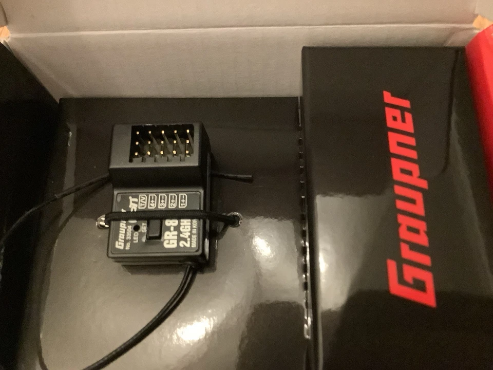 Graupner GR-8 HoTT 2.4 GHz 4-Kanal Empfänger #33504 - Bild 1 von 1