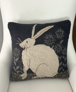 Conejito Conejo Liebre Enganchado Lana Almohada Casa Primitivo Arte Popular Terciopelo 16x16 - Imagen 1 de 9