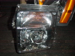 neuwertiger Nebel-/Taglichtscheinwerfer 2004-2009 Cadillac XLR links FOG/Driving - Picture 1 of 1