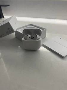 AirPods 4th Generation USB-C with MagSafe Wireless Charging Case - Open Box - Photo 1 sur 5