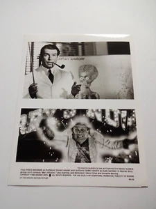 Vintage 1990s Mars Attacks! Movie Promo Photo Pierce Brosnan 8" x 10" 1996 - Picture 1 of 2