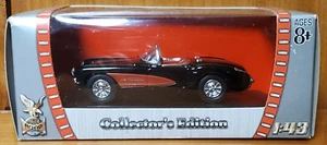 CHEVROLET CORVETTE 1957 ROAD SIGNATURE COLLECTORS EDITION 1:43 DC495 - Picture 1 of 7