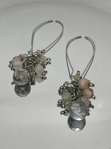 Pendientes Cuentas Racimo Gota Latón Oreja Alambre Multicolor Cuentas Rosa Gris De Colección - Imagen 1 de 3
