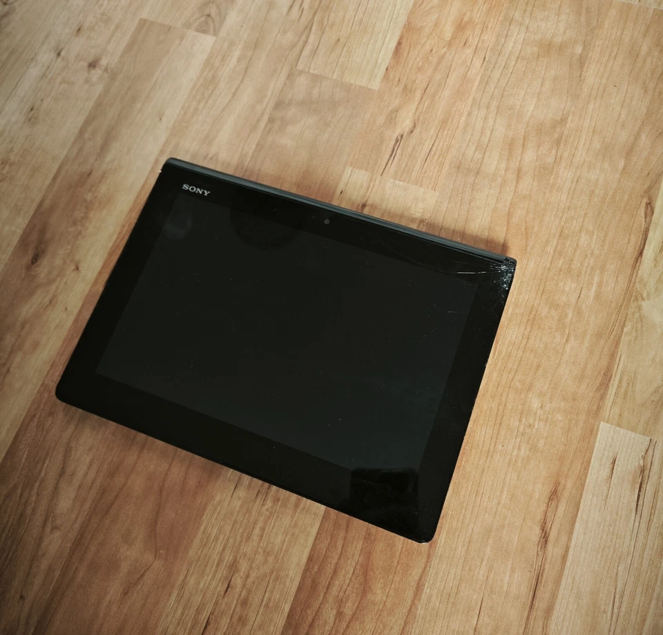 Sony Tablet SGPT1311 in schwarz-silber ( defekt ) - Bild 1 von 3