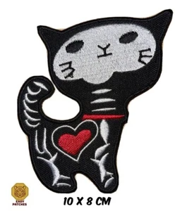 SKULL CAT Goth Cat Skeleton Cat Halloween Embroidered Iron on/Sew On Patch/Badge - Foto 1 di 1