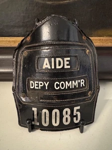 Casco de bomberos de cuero vintage Front Cairns FDNY ayudante subcomandante - Imagen 1 de 2