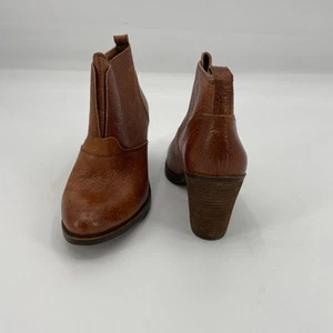 Lucky Brand Ehllen Ankle Boots Sz 7 M Cognac Brown Leather Block Heel Classic - Picture 1 of 8