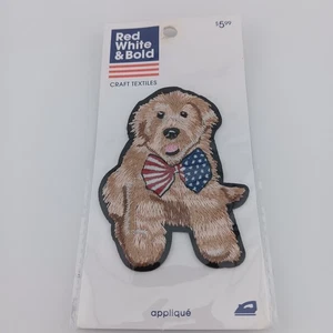 Parche con apliques de hierro - rojo blanco y audaz perro terrier patriótico del 4 de julio - 3,5" - Imagen 1 de 2