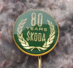 1974 Skoda Car Company 80th Anniversary Laurel Leaves Pin Badge - Picture 1 of 2