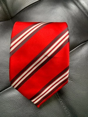 Corbata Versa a Rayas Rojo Seda con Rayas Blancas y Negras Hecha a Mano 3.75"x58" Foto 1 de 4