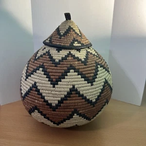Vintage traditioneller Zulu Stamm handgefertigter Ukhamba Palmen Bodenkorb mit Deckel Zickzack - Bild 1 von 9