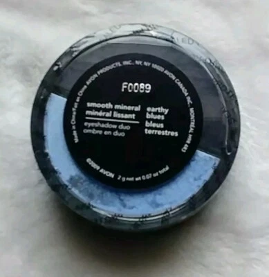 Eyeshadow New Womans Avon Loose Powder beauty make up - Image 1 of 2