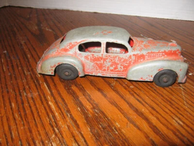 Sedán Hubley Cadillac vintage rojo Foto 1 de 4