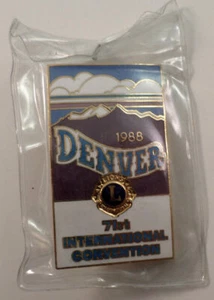 Alfiler de solapa sombrero club de leones Denver 1988 71a Convención Internacional - Imagen 1 de 2