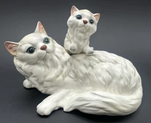 Vintage Napco Ceramic White Persian Mama Cat With Kitten Japan #5639 5.75” - Picture 1 of 8