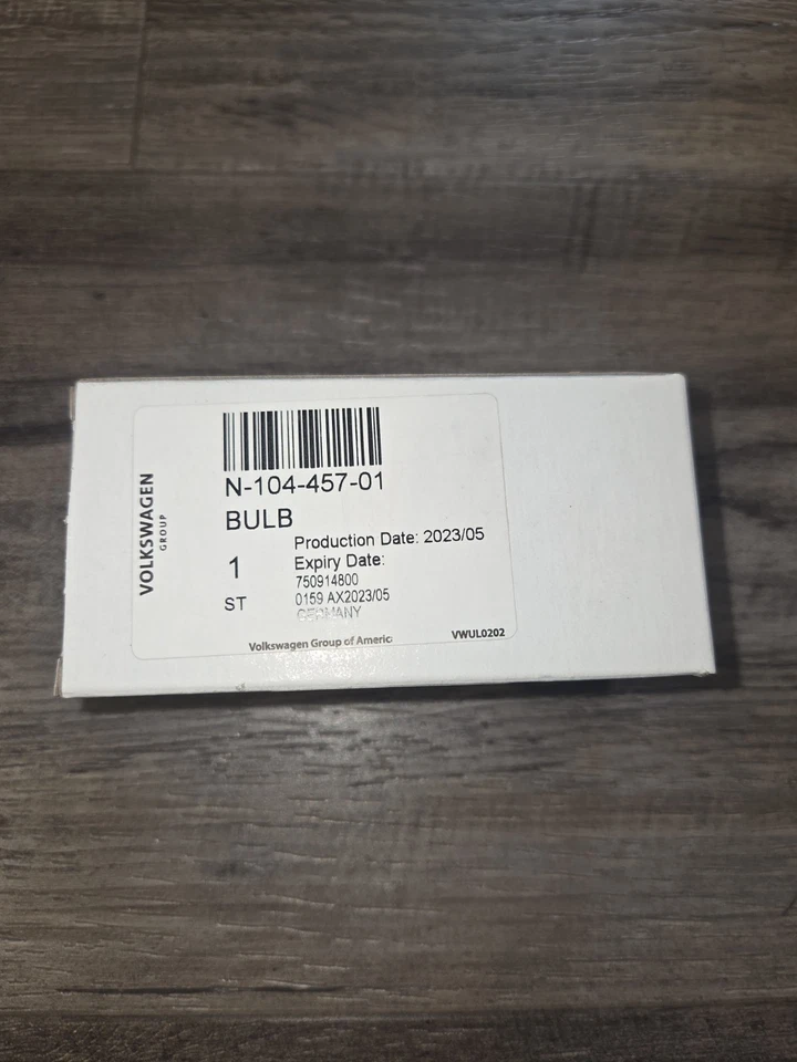 Genuine Volkswagen 2001-2010 Jetta Passat TDI Headlight HID Bulb N-104-457-01 - Image 1 of 4