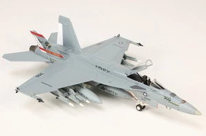 Hobby Master 1/72 F/A-18E Super Hornet AJ300 USN VFA-87 Golden Warriors - Picture 1 of 2