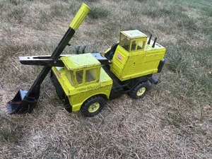 Green Tonka Mighty Shovel 3930  17” Pressed Steel  1970s Vintage Euclid Lime - Picture 1 of 7