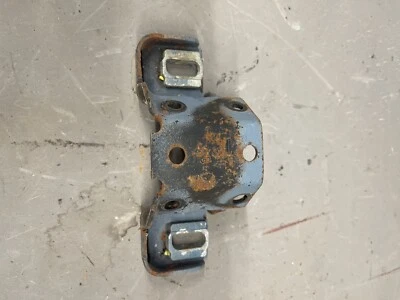 Soporte de montaje de columna de dirección Monte Carlo Cutlass El Camino 1978-1988 Foto 1 de 4