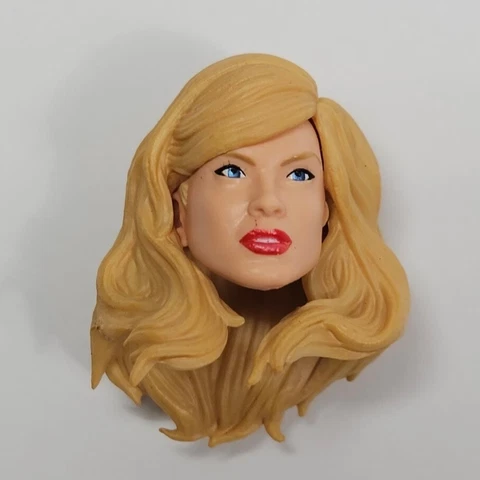 MARVEL LEGENDS BLONDE LONG HAIR FEMALE HEAD PART ONLY FOR CUSTOM KITBASH FIGURE Cover